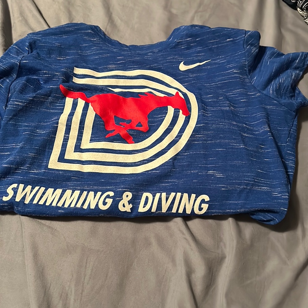 Omens medium smu Nike tshirt